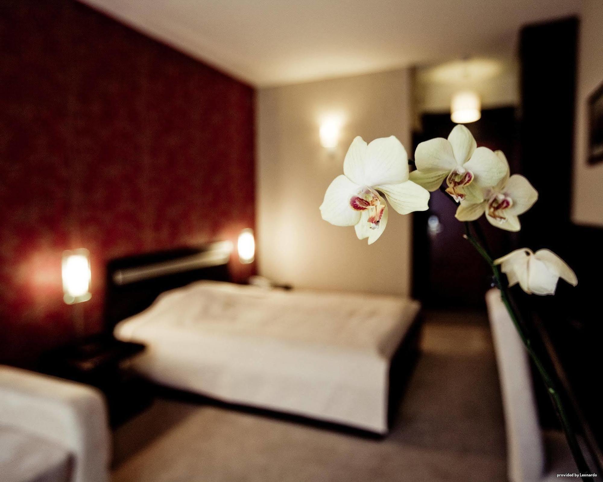 סובוטיקה Hotel Forum Garni מראה חיצוני תמונה