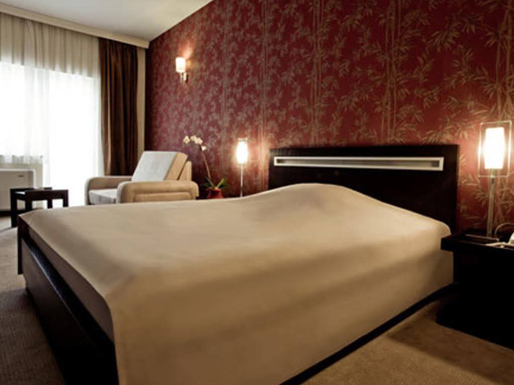 סובוטיקה Hotel Forum Garni מראה חיצוני תמונה