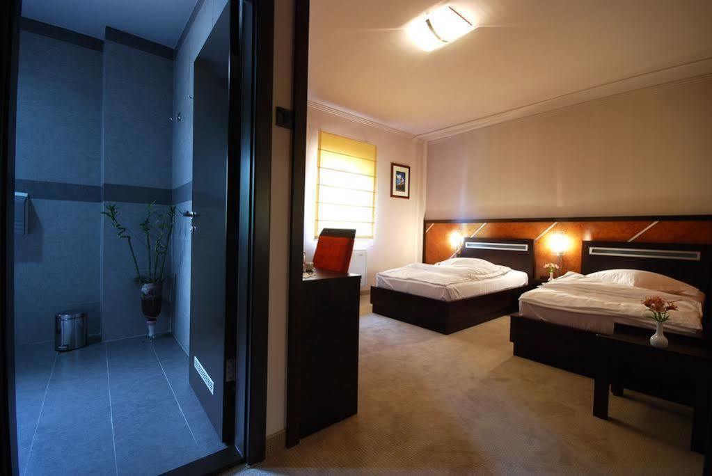 סובוטיקה Hotel Forum Garni מראה חיצוני תמונה