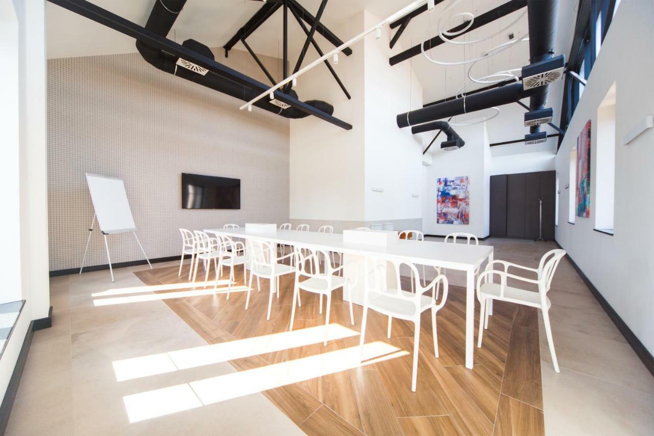 סובוטיקה Hotel Forum Garni מראה חיצוני תמונה